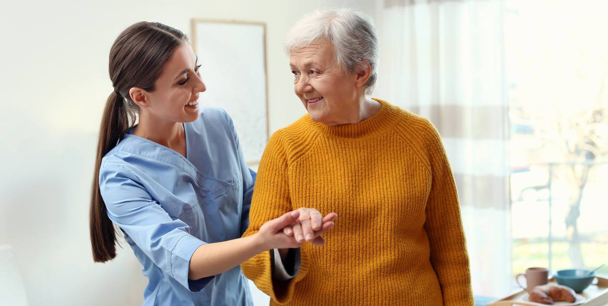 como-hacer-curriculum-cuidadora-de-ancianos